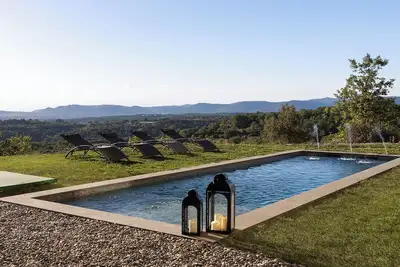 Private villa with pool, 40 minutes from Barcelona