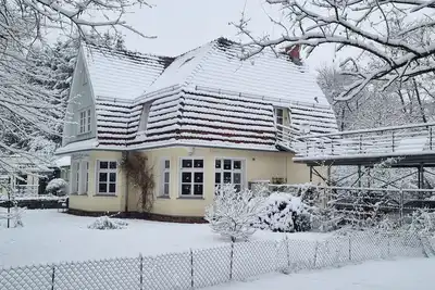 Image de 5 Stars awesome lovely 5Bedroom villa with Ac in Braunfels, directly by forest