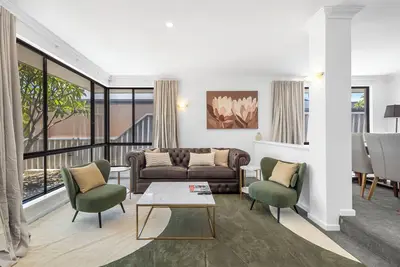 Image de Monaco Family Retreat is a spacious, elevated haven designed with families in mind. Featuring generous bedrooms, multiple bathrooms, and relaxed living areas, it offers room for everyone to unwind in comfort.