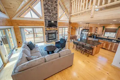 Image de New! Dog Friendly Lake Area Home w/ Hot Tub