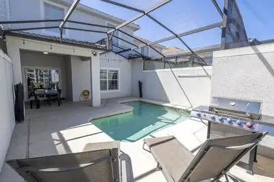 Storey Lake 4br Townhome w/ Private Pool