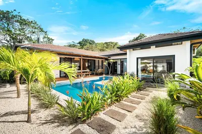 Image de Cu21:Stylish 5br Home w/Pool&Casita Close to Beach