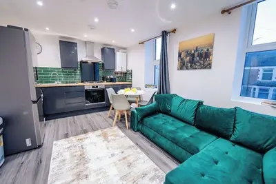 Image de Modern 2br Flat Steps from Cardiff Pubs & Town