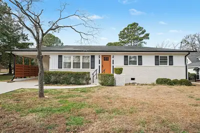 Image de 3br Ranch Near North Hills – Family Friendly & Long Stays