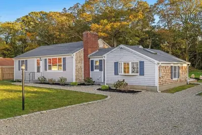 Image de Harwich Port Hideaway: 3-bedroom pet-friendly house with Ac for relaxing stays