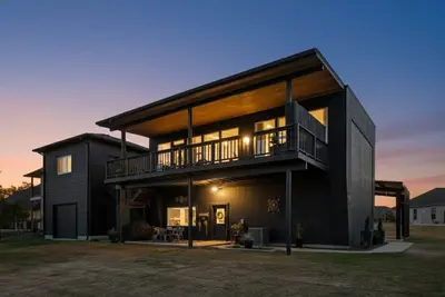 Image de Gated Community Get Away