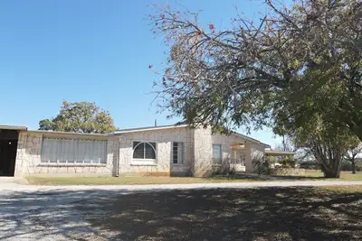 Image de Peaceful 4-bedroom house with Ac in charming Kerrville on 5 acres.