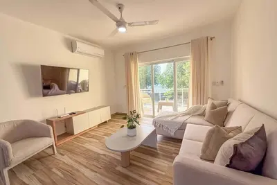 Image de Hillside Condo - 2br Charming Apt close to Strip!