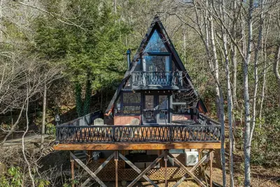 Image de Cozy A-frame 3-bedrooms cabin in Great Smokie Mountains.