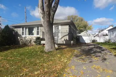 Image de 2. 5 miles to Mayo, 4 step entry Covered By Faith