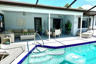 Image de Water Lily House🌴Heated Pool🏊‍♂️Near Beaches🏖️