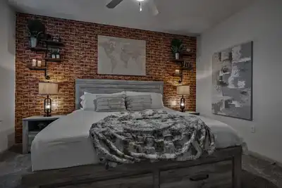 Image de Furnished 2br Atlanta Loft for Professionals | Rooftop Lounge & Pool Access