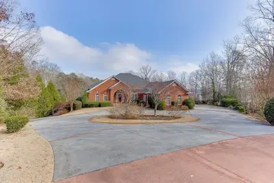 Image de Fifa World Cup 2026 Vip Lake Lanier Estate\nLuxury Resort-Style Home - Sleeps 16