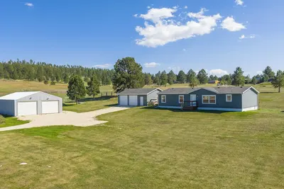 Image de Country Home & 2 car garage -3 miles from Custer, Sd- Pet Friendly