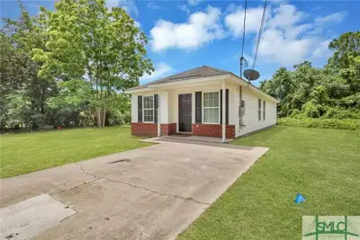 Image de Minutes From All Savannah Offers