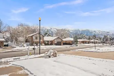 Image de Sandy Ski House: Perfect for Group Ski Trips