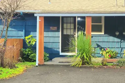 2 Bedroom Single Level-Fenced Yard