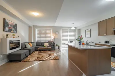 Bright & Spacious 3br, 2. 5 Bath Home in Caledon