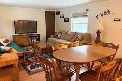 Image de Rustic Comfort Near Woods and Water