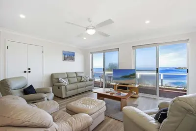 Image de Bellevue overlooking the ocean