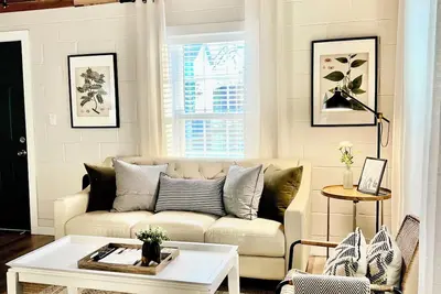 Image de The Twin Gables / Peaceful Cottage-feel 2 bedroom