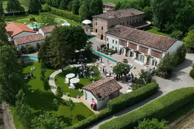 Image de Villa à San Giacomo Roncole avec 12 chambres à coucher, 28 couchages