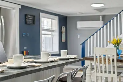 Image de Emerald Cove Getaway • Marina, Water Park, Views