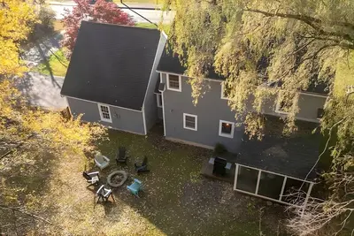 Image de Entire home in Lenox, Massachusetts