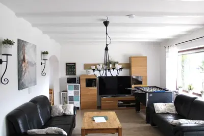 Image de Stylish vacation apartment for up to 5 people with terrace, WiFi & close to the beach