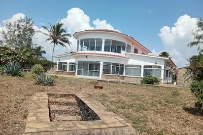 Image de Serene 4-bedroom villa with beachfront in beautiful Watamu Beach