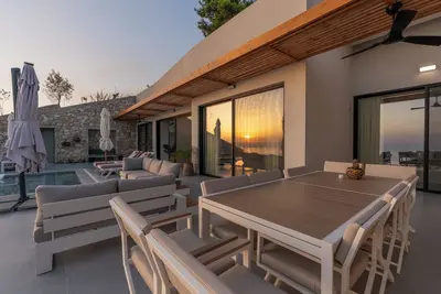 Image de Brand-new 4br Villa with heated pool & stunning views
