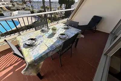 Image de Appartement 2 pièces rénové avec terrasse et climatisation à Port Camargue