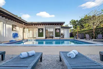 Image de Hollywood Heated Pool  Mini Golf, Unique Vr Room