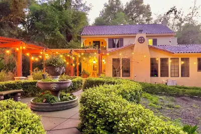 Image de Private Villa estate European Spanish style in San Jose near Levi’s Stadium