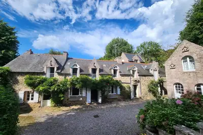 Image de Maison cachet 1930, confort moderne\n370m² + grand jardin\nPlage à 10 min à pieds.