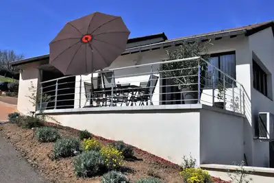 Image de Maison de campagne située dans un charmant petit village de la Bourgogne du Sud