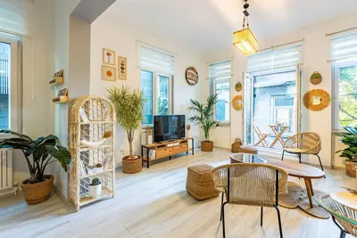 Image de Urban Balcony Retreat- Near Galata & Metro