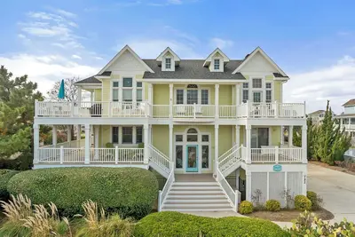 Ocean Jewel: Elevator | Fireplace | Shared Pool