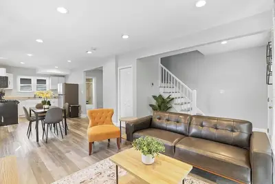 Image de 3 Bd 2 Ba Home near O'Hare Airport