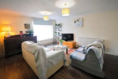 Image de Spacious 3-Bedroom Home with Parking for Families & Business Guests Near Shops