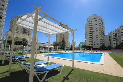Image de Apt Camões 7 F - Face à la plage, Wi-Fi, climatisation et piscine
