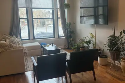 Image de Updated Spacious 2-bedroom apartment in charming Chicago