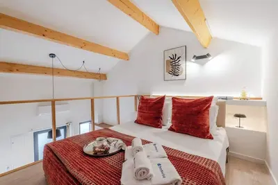 Image de Charming Mezzanine Studios w/ Terrace by HostWise