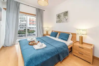 Image de Bright Flat with Pool & Balcony by HostWise