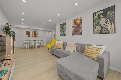 Image de Light-Filled Retreat with Balcony in Portimao by HostWise