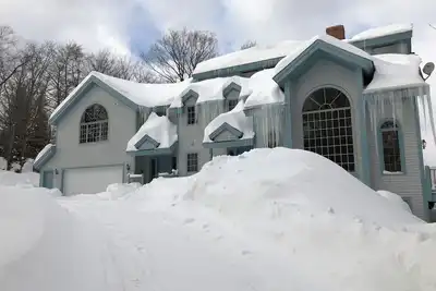 Image de Delightful 7-bedroom house in Stratton perfect for group getaways