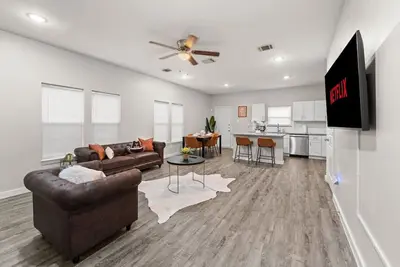 Image de Longhorn Landing - Western Themed- Fast Wifi