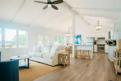 Image de Peaceful 3-bedroom lake house in Moneta perfect for relaxing family getaways.