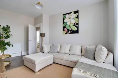 Image de Large 6br Home • Parking • Near Arbroath Beach