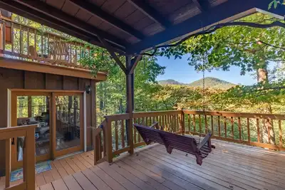 Image de ❤ Cozy Log Cabin w/Stunning View! Waterfall, 3 Fireplaces, Arcade, Stocked! 🏞